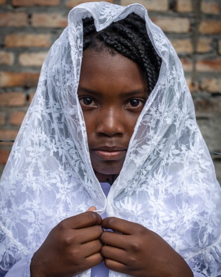 Sheryl Nicole Gómez, nine, as the Virgin Mary