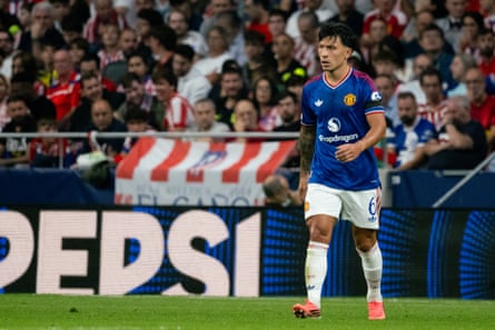 Lisandro MartÃÂnez on the pitch for Manchester United