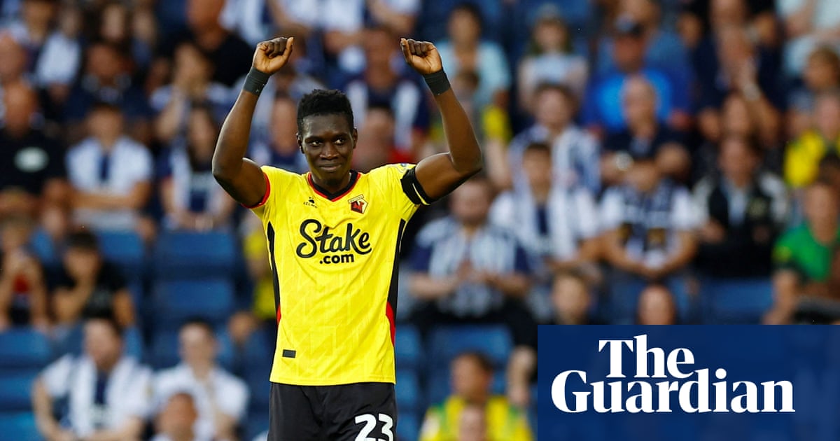 Watford’s Sarr scores from 60 yards but misses penalty in draw at West Brom - The Guardian