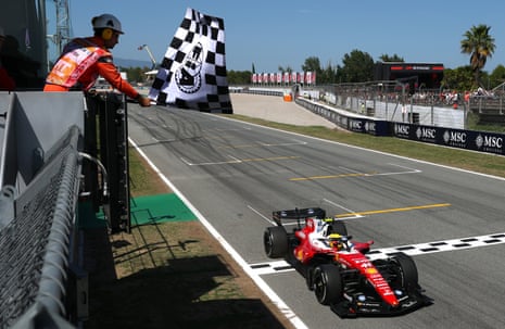 Νικητής του αγώνα Lewis Hamilton.
