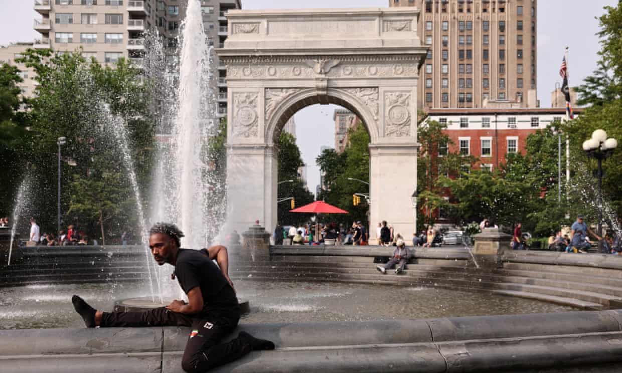‘No stopping New York’? Park performers condemn police crackdown on artists’ rights in Manhattan’s celebrated Washington Square Park (theguardian.com)