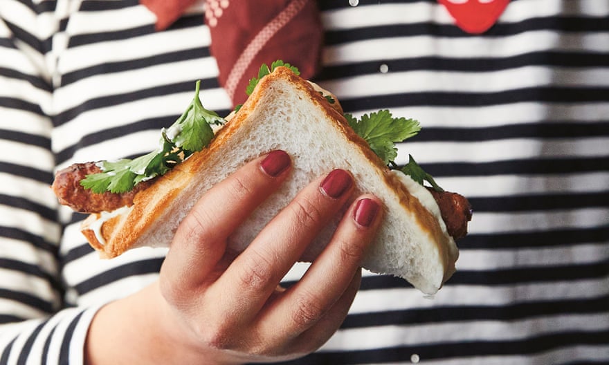 Sausage sandwich with mint, coriander and peppercorn pork sausage
