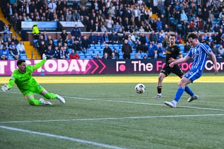 Findlay Curtis scores for Kilmarnock against Livingston.