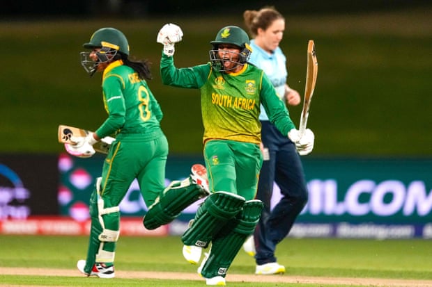 Trisha Chetty and Shabnim Ismail (right) see South Africa home in the final over.