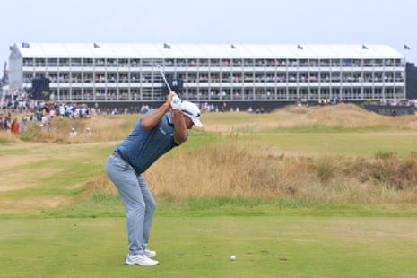 Ryan Fox connected the 15th.