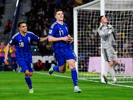 Viktor Gyökeres scores for Sweden