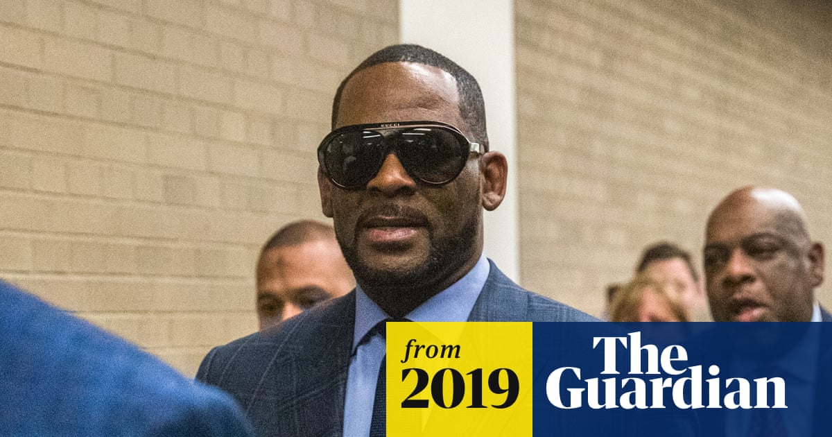 R Kelly accused of sexually abusing 13-year-old girl in 2001 incident | R Kelly | The Guardian R Kelly accused of sexually abusing 13-year-old girl in 2001 incident | R Kelly | The Guardian
