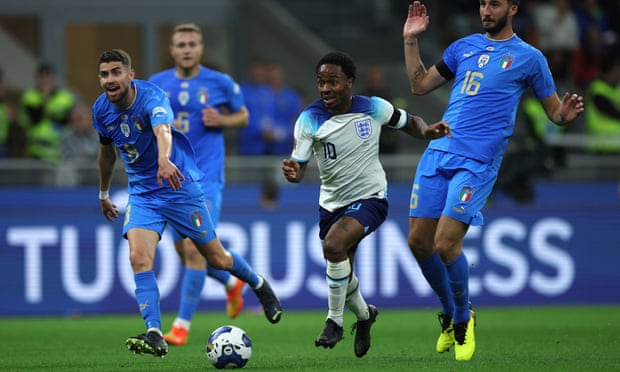 Raheem Sterling, sol kanatta Bukayo Saka ile etkili bir ortaklık kurmakta zorlandı.
