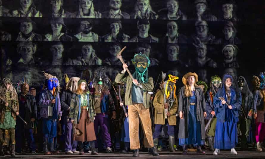 ‘Sensational’ : Glyndebourne chorus in the Wreckers.