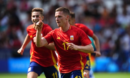 Spain’s Sergio Gómez celebrates scoring what proved to be his country’s winning goal against Uzbekistan at Parc des Princes