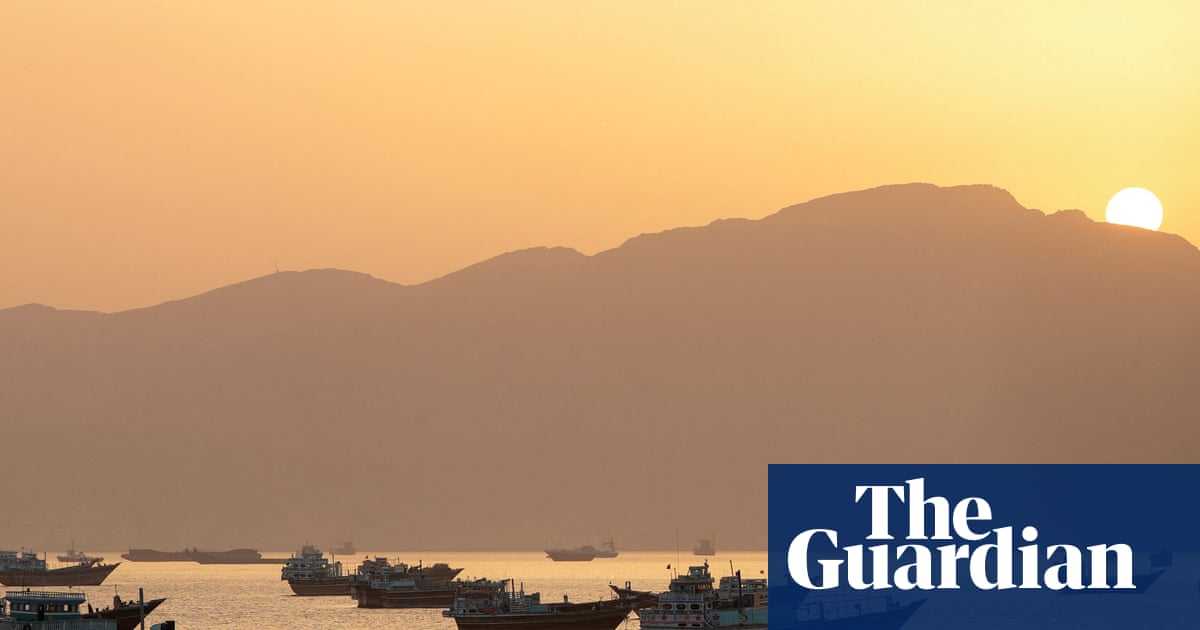 How realistic is threat of Iran charging to use internet cables under strait of Hormuz?