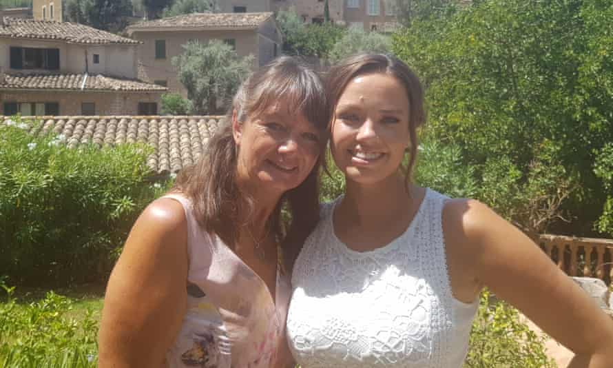 ‘I am just heartbroken’: Balearic travellers’ fury with Covid U-turn | Coronavirus ‘I am just heartbroken’: Balearic travellers’ fury with Covid U-turn | Coronavirus