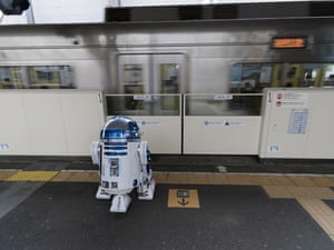 R2-J1 waits for a train