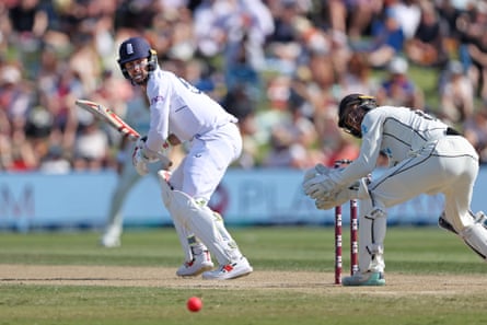 Ben Foakes d'Angleterre bat au cours de la troisième journée du premier test contre la Nouvelle-Zélande