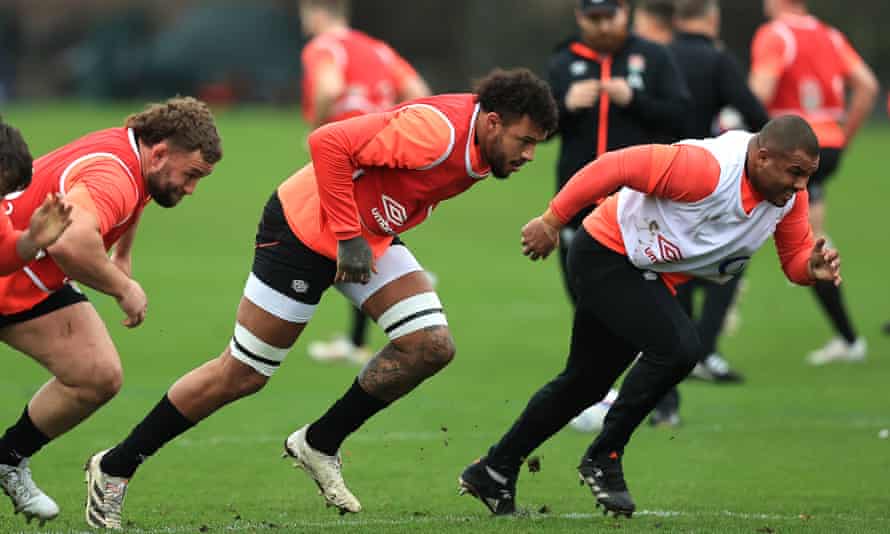 Courtney Lawes (centre) sprints in training after recovering from a head injury