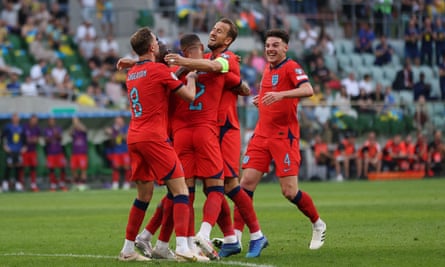 Southgate’s history lesson shines light on fierce England-Scotland rivalry | England 5 England players celebrate Kyle Walker’s equaliser against Ukraine at the weekend