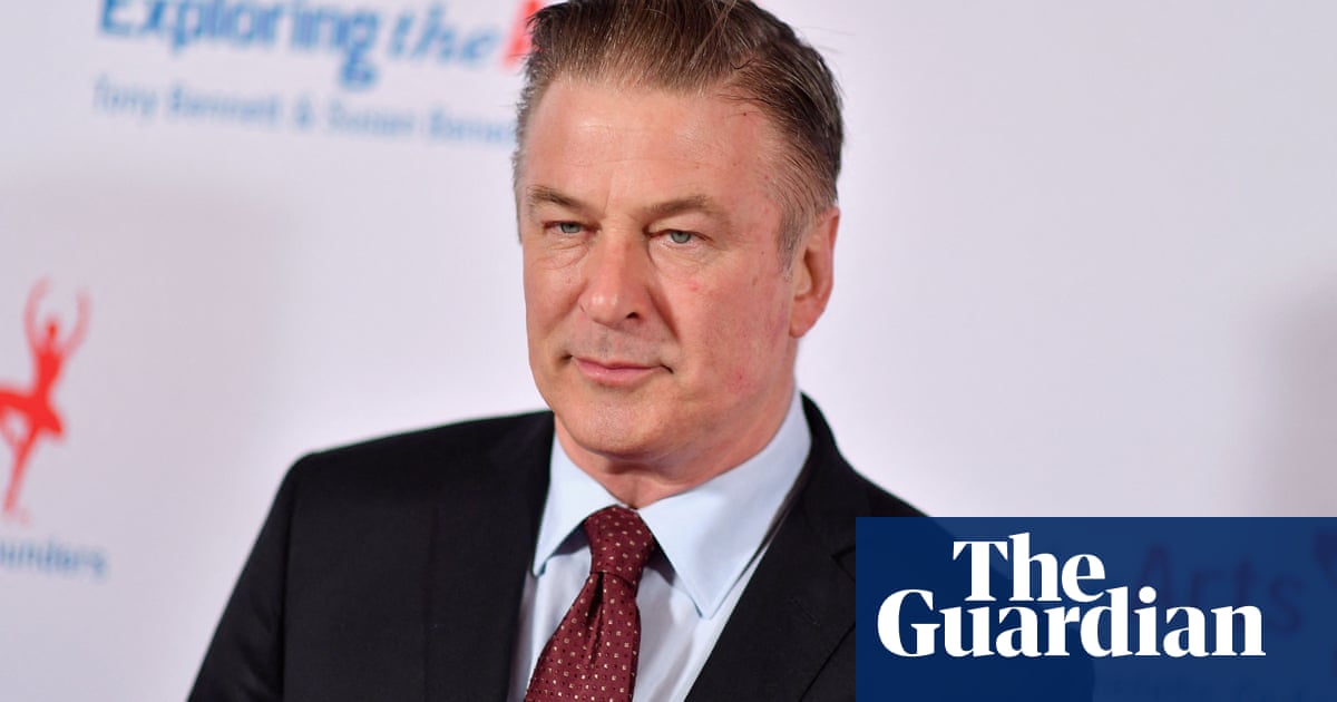 Alec Baldwin hands over phone in film shooting investigation