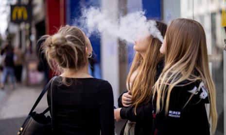Disposable vapes should be banned to protect children, UK paediatricians say | UK news | The Guardian Disposable vapes should be banned to protect children, UK paediatricians say | UK news | The Guardian