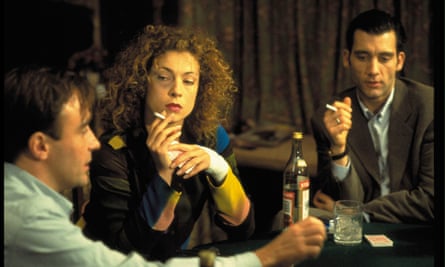 Alex Kingston as Jani and Clive Owen as Jack in Croupier.