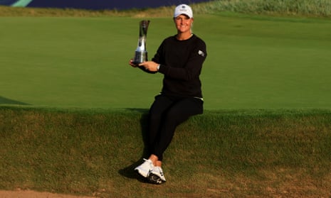 Anna Nordqvist poses with the trophy after her victory. 