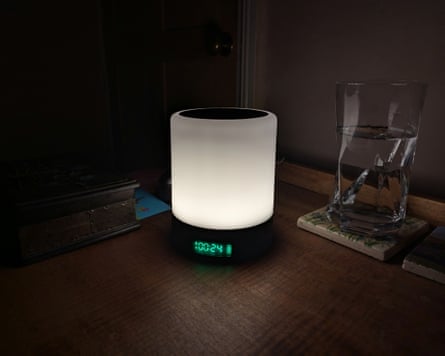 Pete Wise testing sunrise alarm clocks. Beurer WL50 Wake Up Light | Daylight Table Lamp.