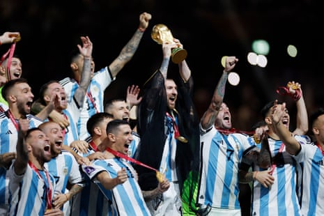 Lionel Messi lifts the trophy!