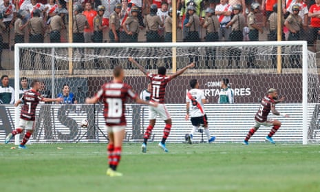 Flamengo loses at Maracanã to São Paulo by 0-1 in the first leg of the Copa  do Brasil final - Calcio Deal