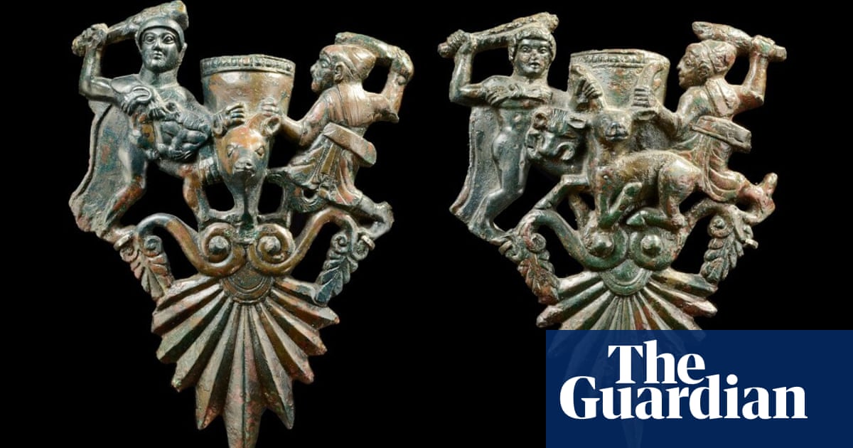 Antiquities for auction could be illicitly sourced, archaeologist claims