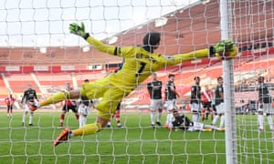 David de Gea fails to keep out James Ward-Prowse’s free-kick.