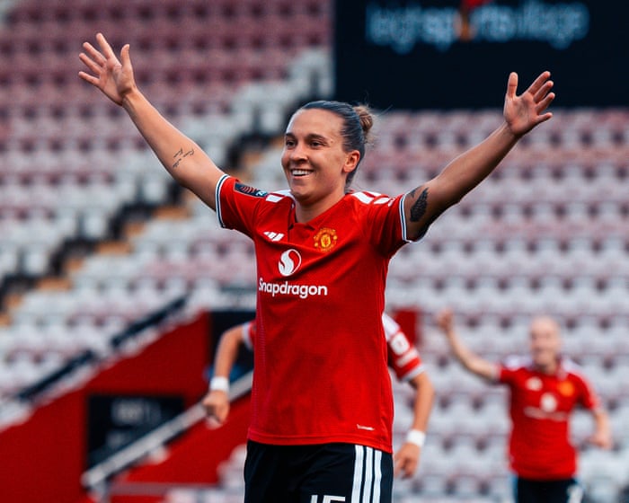 Zigiotti Olme capitalises on Liverpool mistake to keep Manchester United moving up WSL