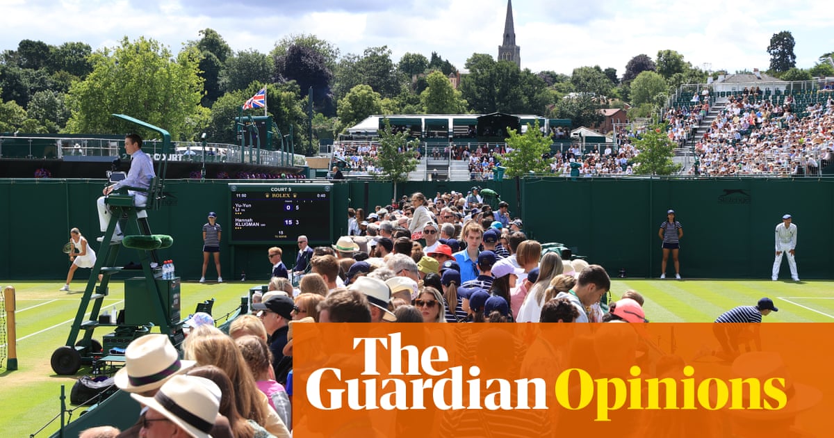 In pretending that Covid is over, the UK government is playing a dangerous game - The Guardian