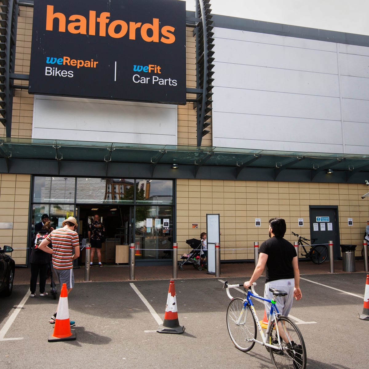 Halfords New Year Sale Halfords To Close Up To 60 Sites Despite Rise In Bike Sales In Lockdown Halfords The Guardian Halfords New Year Sale Halfords To Close Up To 60 Sites Despite Rise In Bike Sales In Lockdown Halfords The Guardian