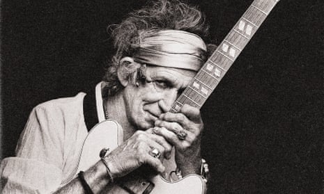 Stone, alone… Keith Richards: Under the Influence.