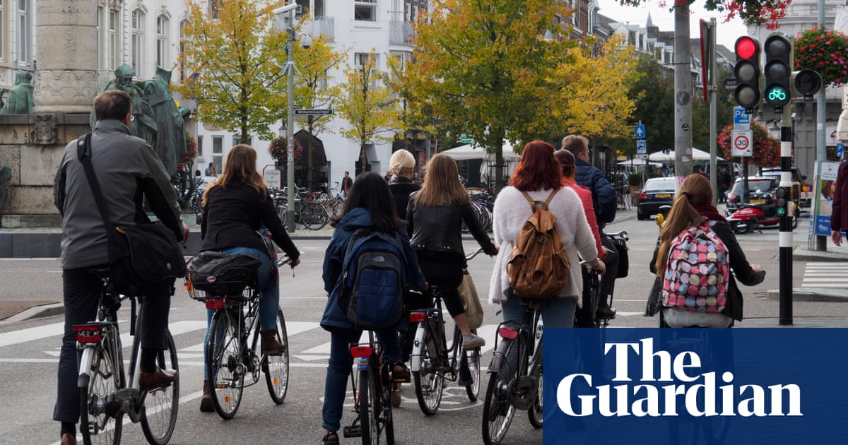 Love bikes, hate ‘wild parking’ – Dutch city puts rule-breakers on the rack