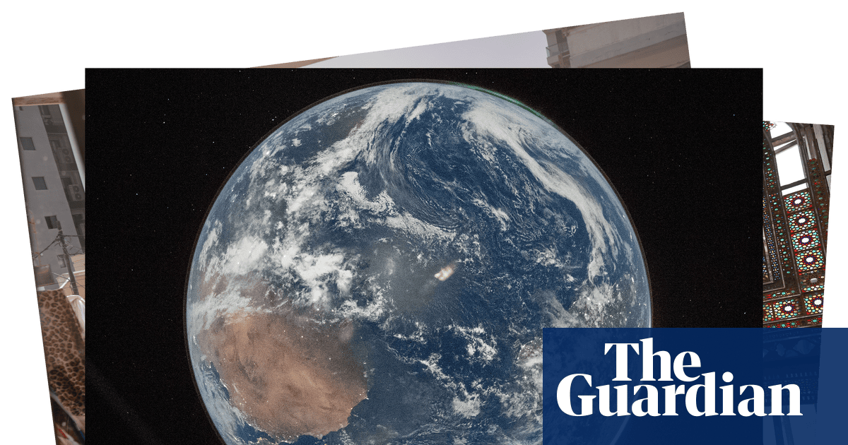 Destruction in the Middle East and a view from space: photos of the weekend