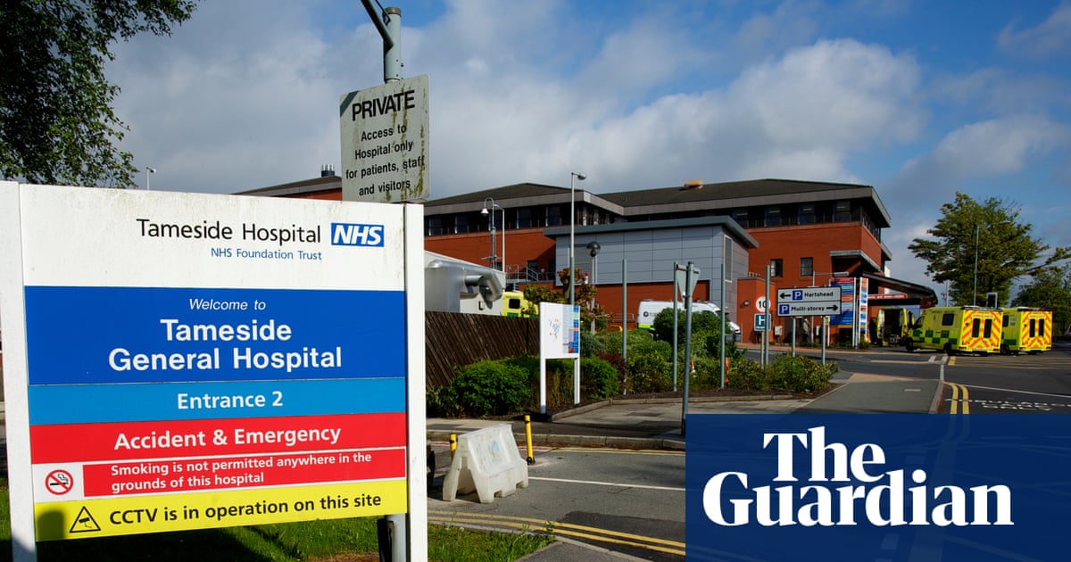 Doctor who left patient during operation to have sex allowed to practise