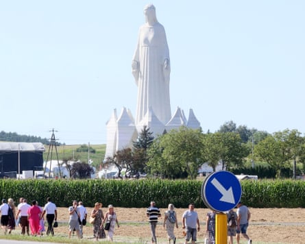 Large white statue of the Virgin Mary