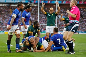 South Africas Schalk Burger scores their third try.