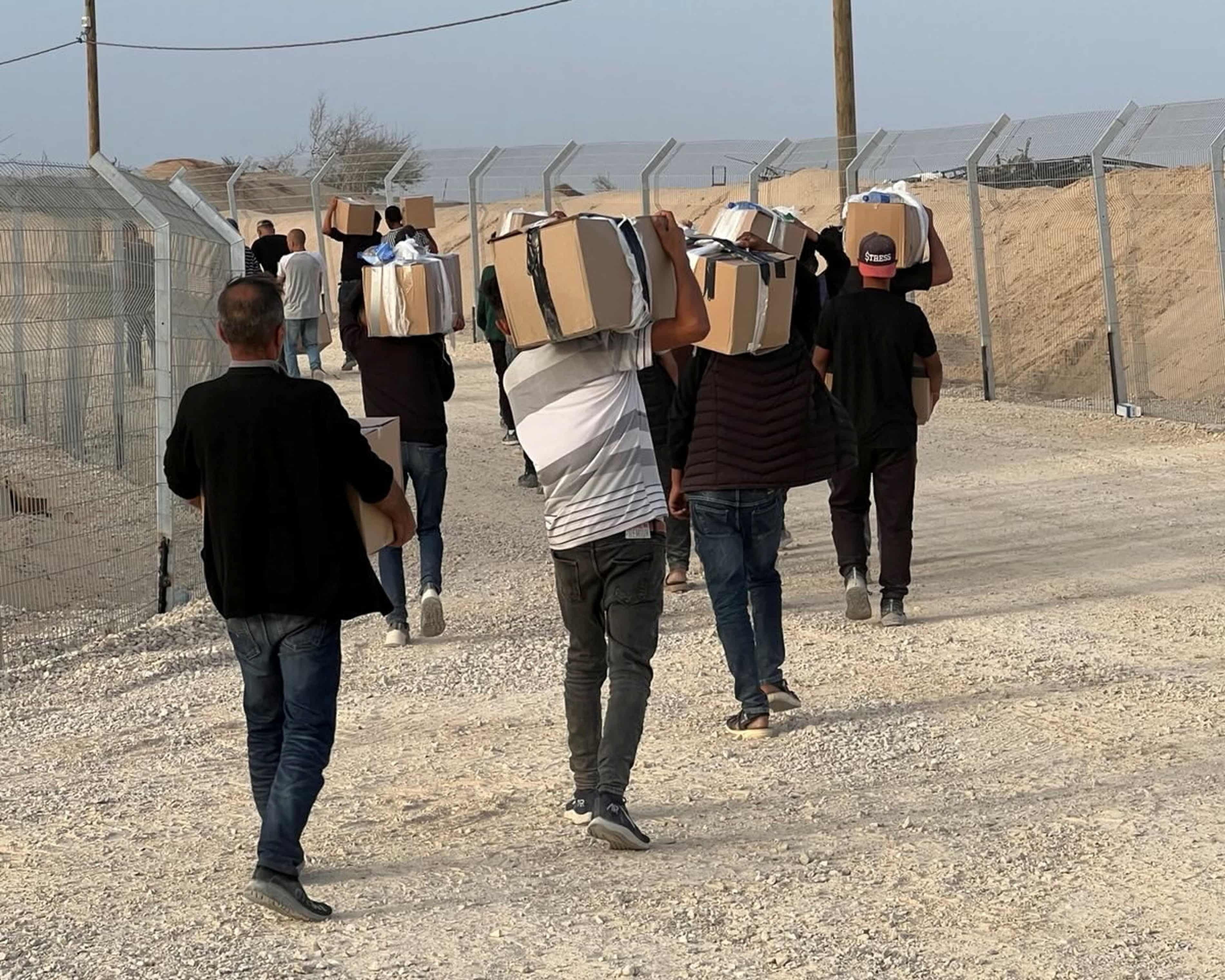 UN says it is unsure how much aid has been delivered inside Gaza by Israeli-backed logistics group (theguardian.com)