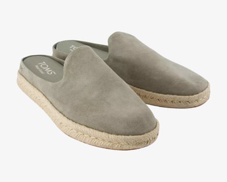 Toms Santiago LeatToms Santiago leather mule sandals.