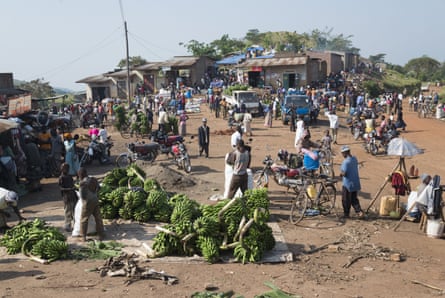 Market day at a trading post, Fort Portal area, Uganda