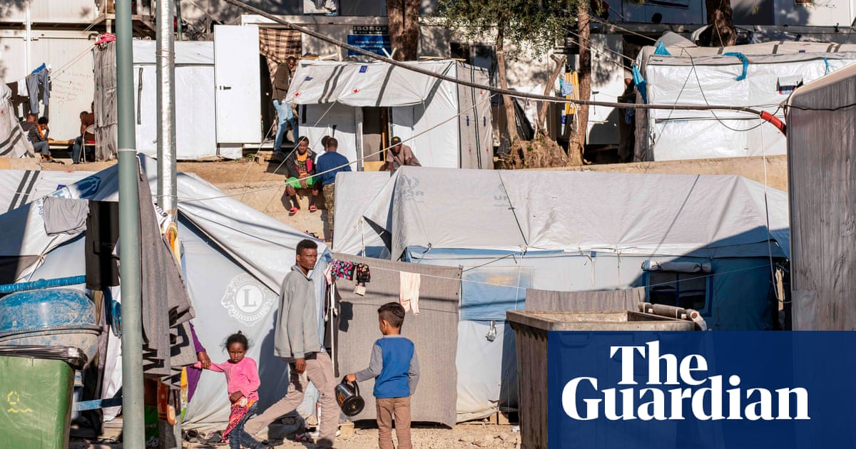 Aid workers warn of catastrophe in Greek refugee camps