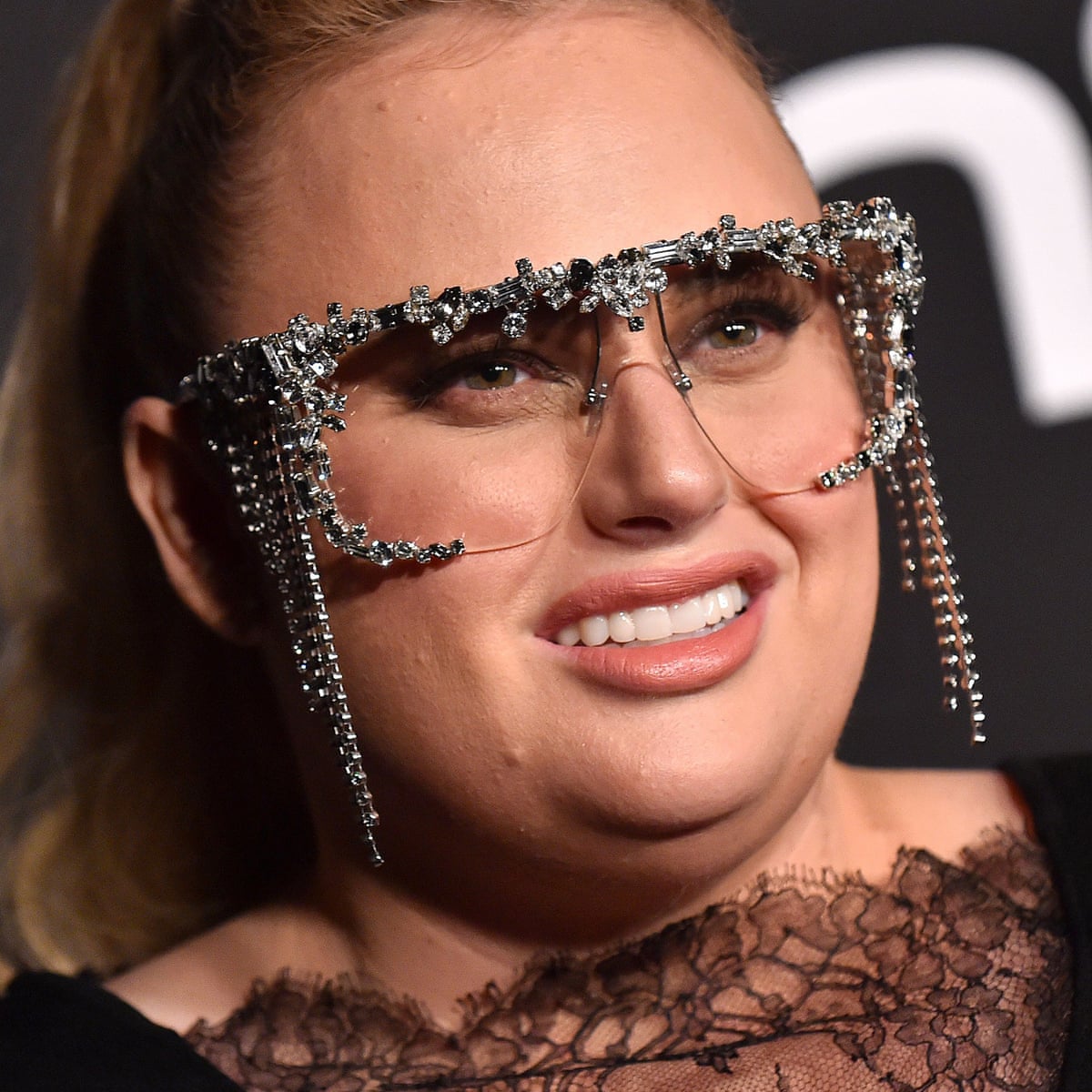 Rebel Wilson Apologises For Claiming To Be First Plus Sized Lead In A Romcom Film The Guardian