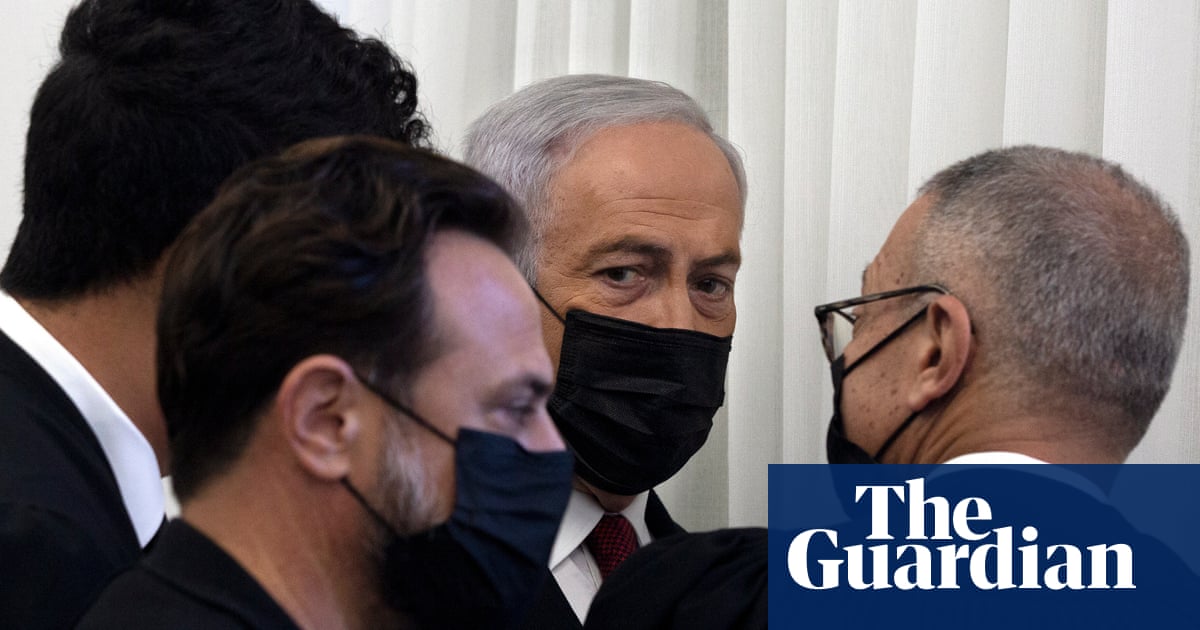 Former Netanyahu aide testifies against him in corruption trial