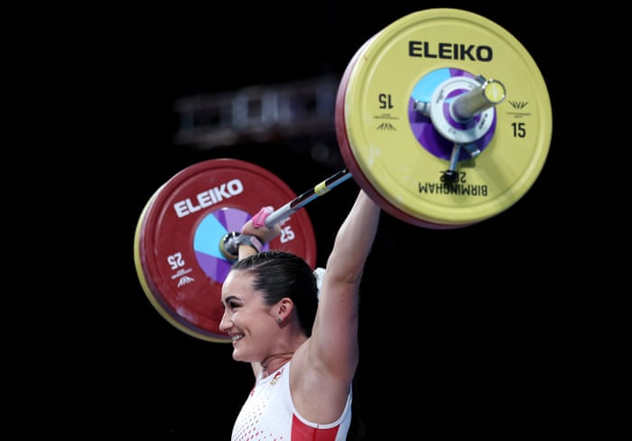 Sara Davis won the gold medal in the 71kg weightlifting final.