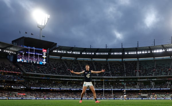 Patrick Cripps celebrates scoring against Richmond in round 16 of 2024