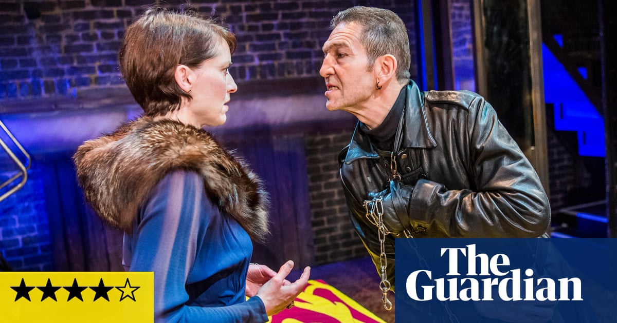 Richard III review – Greg Hicks is a magnetic, darkly memorable king