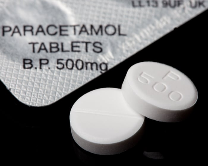 Hospitals in England hit by shortages of common drugs such as paracetamol