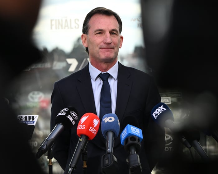 Banned Sydney Swans players not welcome at Brownlows as AFL delays inquiry until police probe concludes