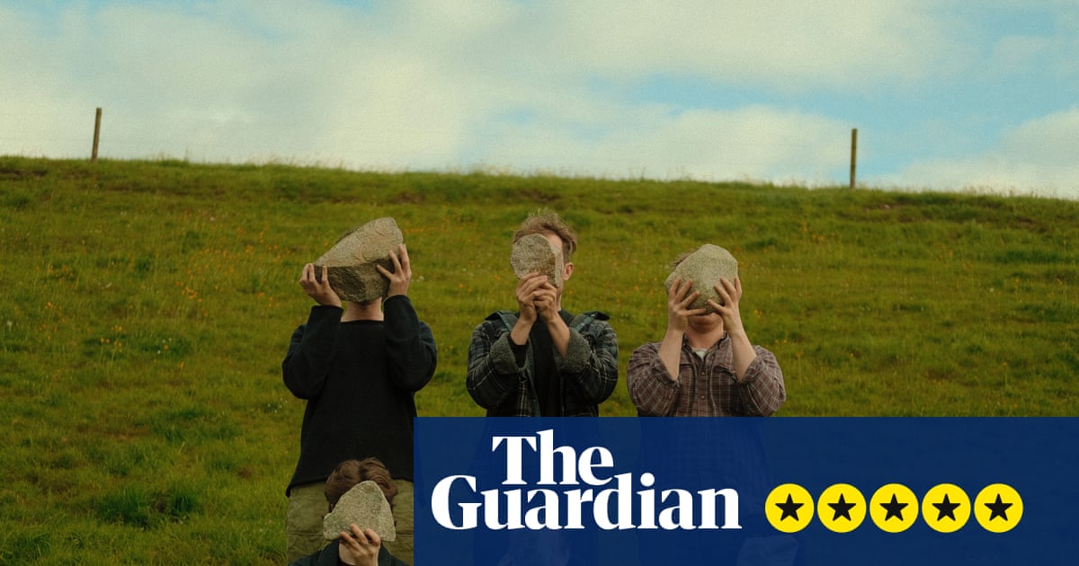 The Guardian reviews Trá Pháidín's new album 'Cloch's Claí'